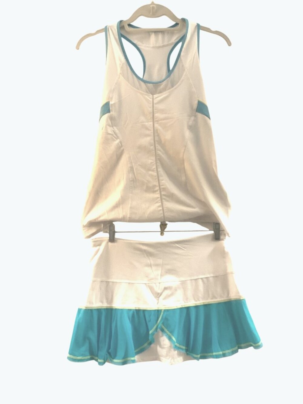 Lucky In Love Womens active Tennis Tank Top & Skirt Set White & Blue Size M
